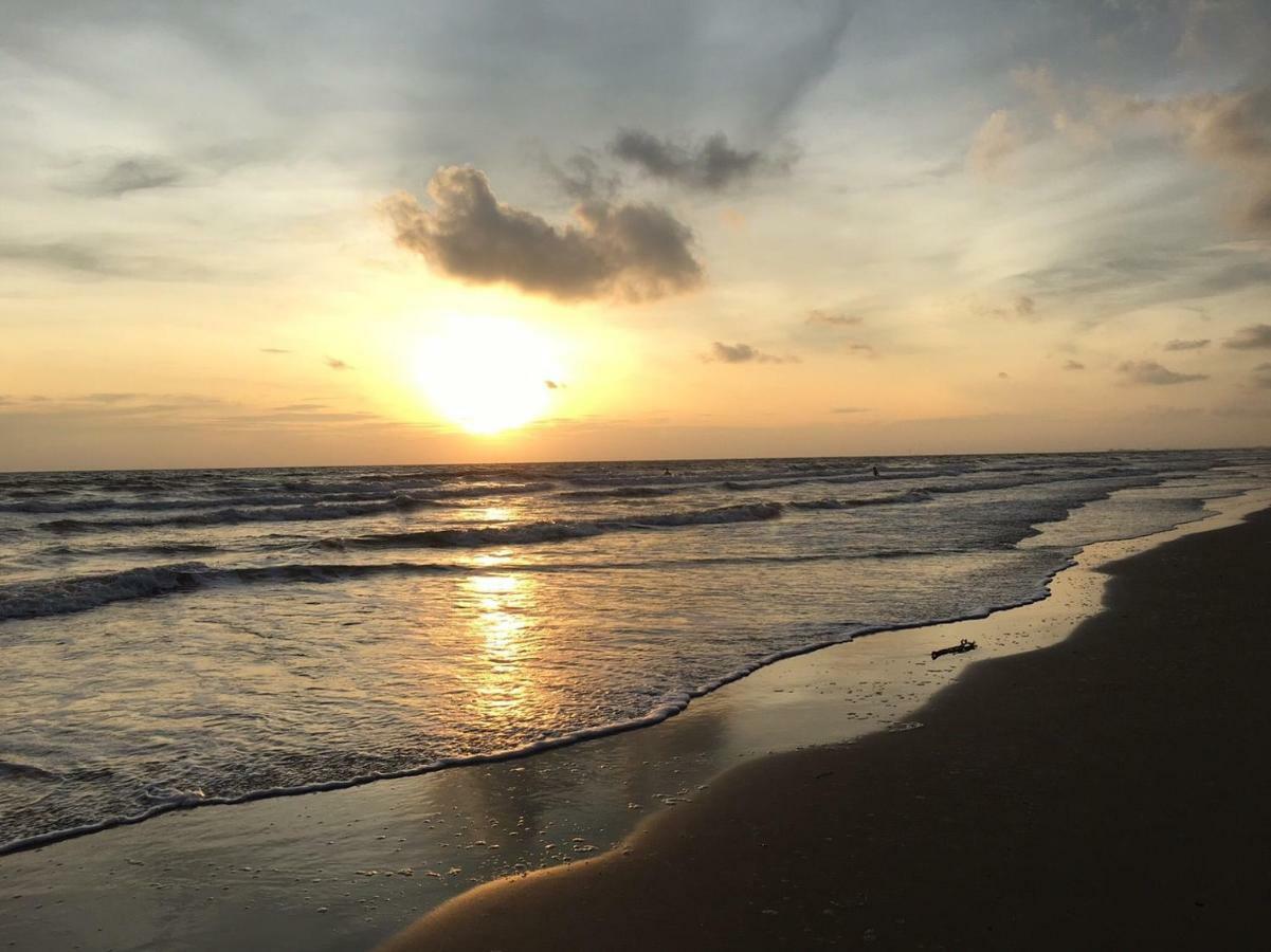 Rayong Condochain 325 Ban Phe Exteriör bild